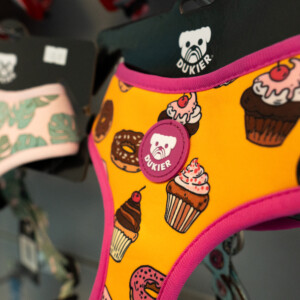 Descobreix els productes de la nostra botiga a Montmeló Veterinaris: alimentació, complements, accessoris i tot el que el teu animal necessita per a una vida saludable i feliç. Descobreix els productes de la nostra botiga a Montmeló Veterinaris: alimentació, complements, accessoris i tot el que el teu animal necessita per a una vida saludable i feliç.