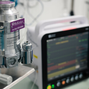 Montmeló Veterinaris ofereix una àmplia gamma de serveis veterinàris, incloent analítiques completes, cirurgia, radiografies, assessorament nutricional i més. Amb professionals dedicats i instal·lacions de primera classe, els teus animals estan en bones mans. Visita'ns avui mateix! Montmeló Veterinaris ofereix una àmplia gamma de serveis veterinàris, incloent analítiques completes, cirurgia, radiografies, assessorament nutricional i més. Amb professionals dedicats i instal·lacions de primera classe, els teus animals estan en bones mans. Visita'ns avui mateix!