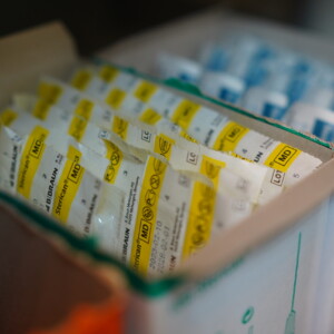 Montmeló Veterinaris ofereix una àmplia gamma de serveis veterinàris, incloent analítiques completes, cirurgia, radiografies, assessorament nutricional i més. Amb professionals dedicats i instal·lacions de primera classe, els teus animals estan en bones mans. Visita'ns avui mateix! Montmeló Veterinaris ofereix una àmplia gamma de serveis veterinàris, incloent analítiques completes, cirurgia, radiografies, assessorament nutricional i més. Amb professionals dedicats i instal·lacions de primera classe, els teus animals estan en bones mans. Visita'ns avui mateix!